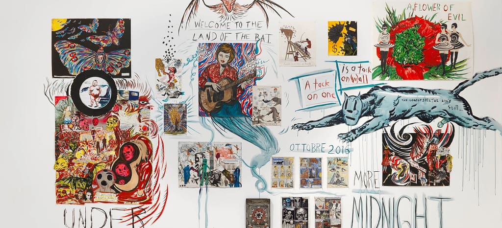 Raymond Pettibon album covers a kresby na stene galérie, inštalačný pohľad, David Zwirner New York 2017.