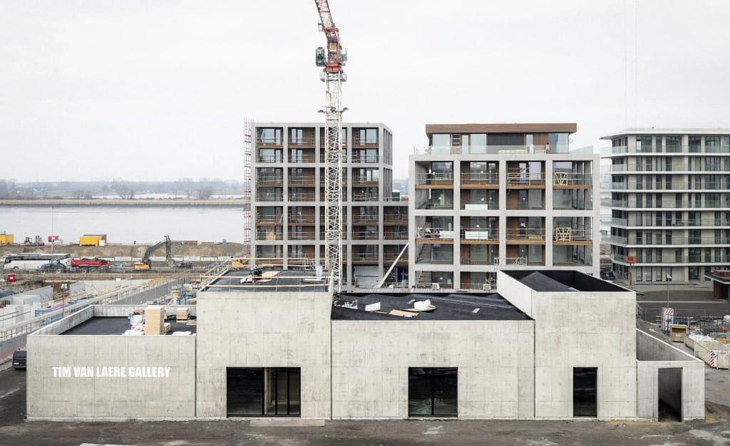 Tim Van Laere Gallery, nová budova v Nieuw Zuid, Antverpy, OFFICE KGDVS, vo výstavbe, 2022. Foto: Frederik Vercruysse.