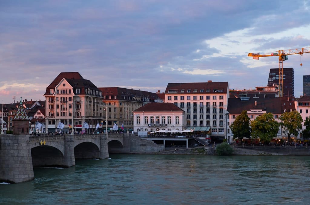 Art Basel 2026 Bazilej Mittlere Brücke Rýn mesto
