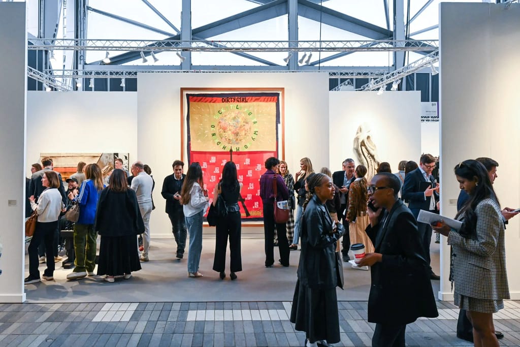 White Cube Frieze New York 2026 stánok návštevníci El Anatsui
