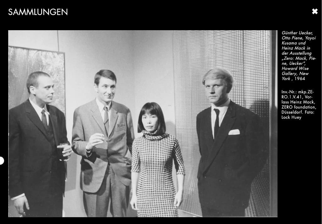 Yayoi Kusama s členmi hnutia ZERO (Heinz Mack, Otto Piene, Günther Uecker) na vernisáži výstavy v 60. rokoch