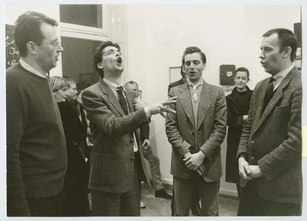 Max Hetzler, Werner Büttner, Albert Oehlen a Martin Kippenberger na vernisáži v Kolíne, začiatok 80. rokov. Foto: Camillo Fischer, Zadik, Köln.
