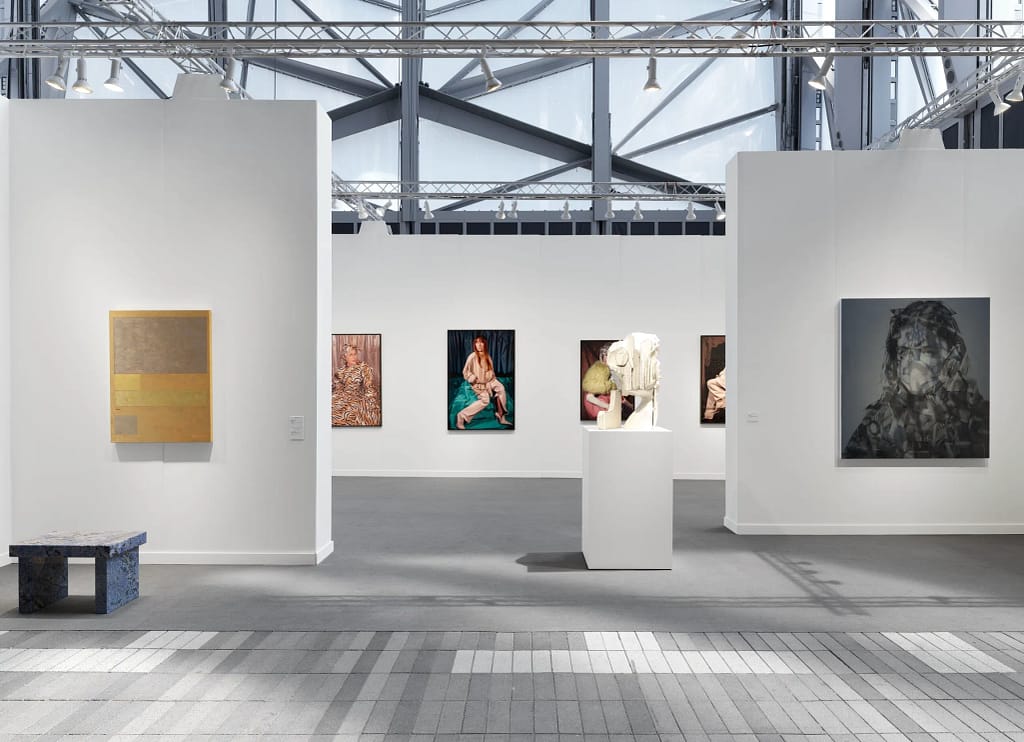 Hauser Wirth stánok Frieze New York 2026 Cindy Sherman inštalačný pohľad