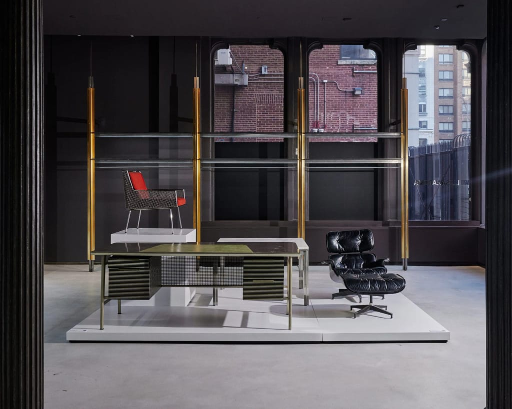 Inštalácia výstavy nábytku SOM v priestore LuisaViaRoma v SoHo, New York
