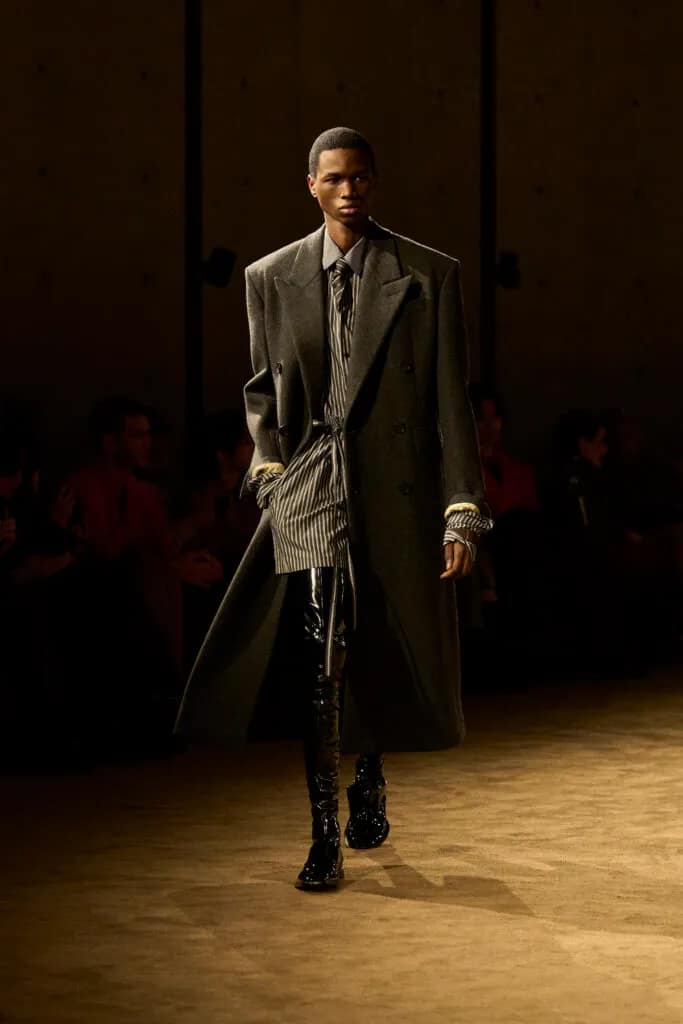 Runway moment z kolekcie Saint Laurent Menswear Winter 2026, Anthony Vaccarello