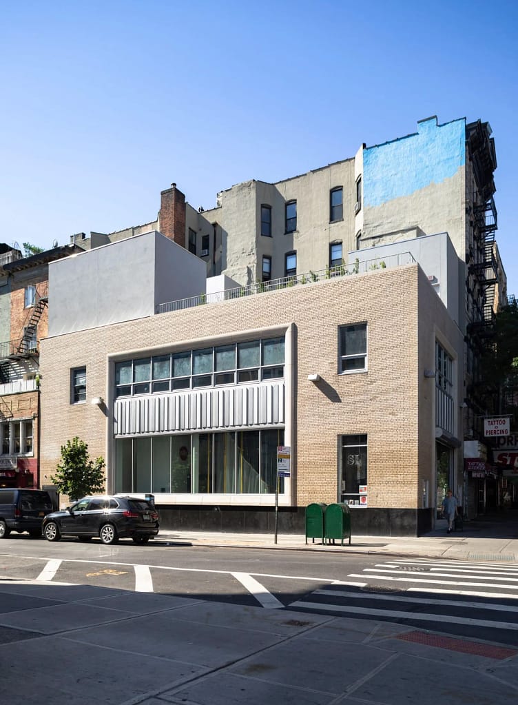 xteriér Swiss Institute New York, pohľad z ulice, East Village, Selldorf Architects, 2018